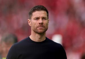 半岛体育官网-记者：皇马接触阿隆索首席顾问，药厂想要1500-2000万欧补偿金