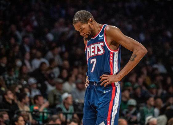 半岛体育官网-杜兰特社媒继续与黑子对线 心态崩盘做出退网决定