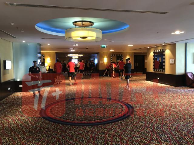 半岛体育APP-国足酒店内一日两练 核酸“三天一测”确保安全